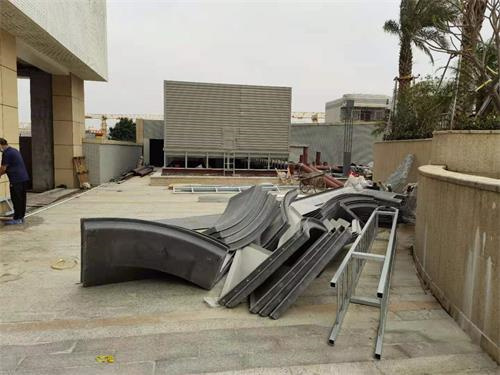 四個處理玻璃鋼冷卻塔內壁防腐的步驟。