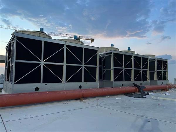 給工業(yè)冷卻塔涂刷底漆的時(shí)候有什么需要注意的?(冷卻